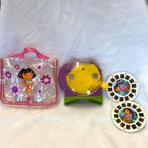 Dora the Explorer View Master With 2 Reels & A Dora S Snapped Carrying Tote